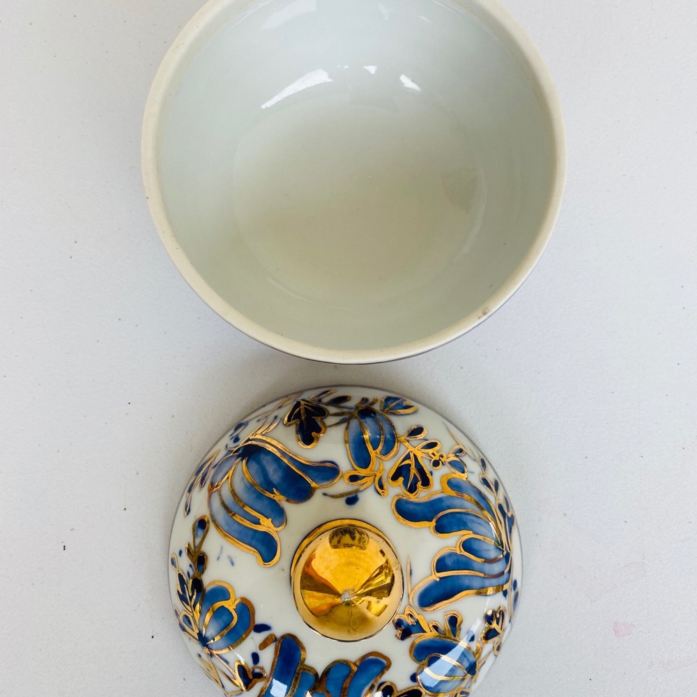 Vintage Porcelain Hand Painted jewerly box - Picture 6 of 7